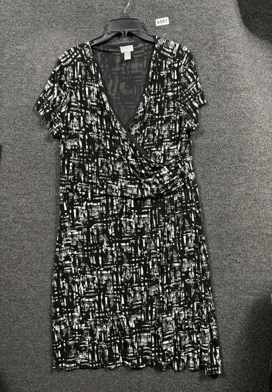 Chico's Wrap Dress Womens Size 2 US L Black White Geometric Surplice Casual
